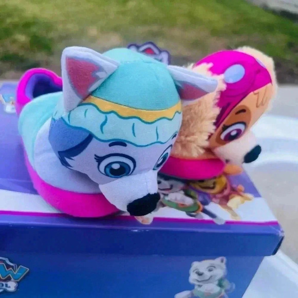 Paw Patrol slippers for Little girls size 7/8 - Picture 2 of 5